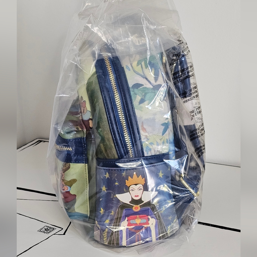 ๐ NWT Loungefly Disney Snow White and the Seven Dwarfs Scenes Mini Backpack - Picture 10 of 10